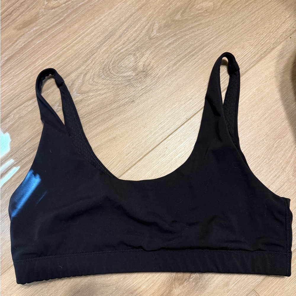 Vuori Midnight Black Sports Bra